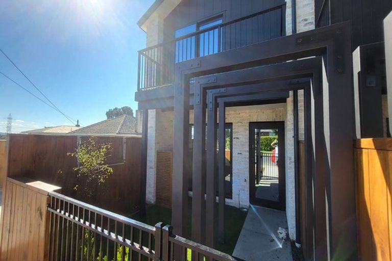 Photo of property in 1/137 Tirimoana Road, Te Atatu South, Auckland, 0602