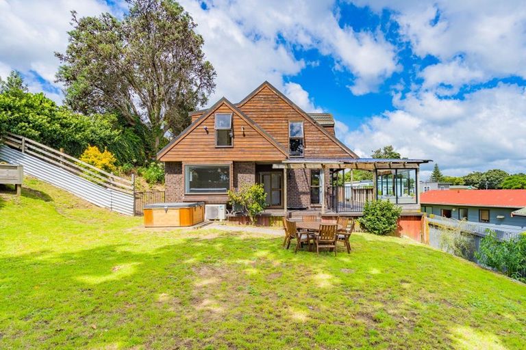 Photo of property in 12 Alexander Road, Raumati Beach, Paraparaumu, 5032