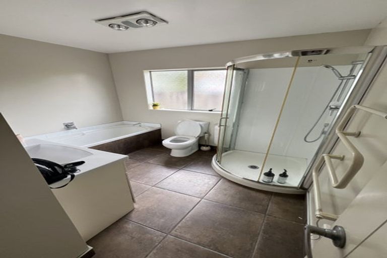 Photo of property in 102 Swanson Road, Henderson, Auckland, 0610