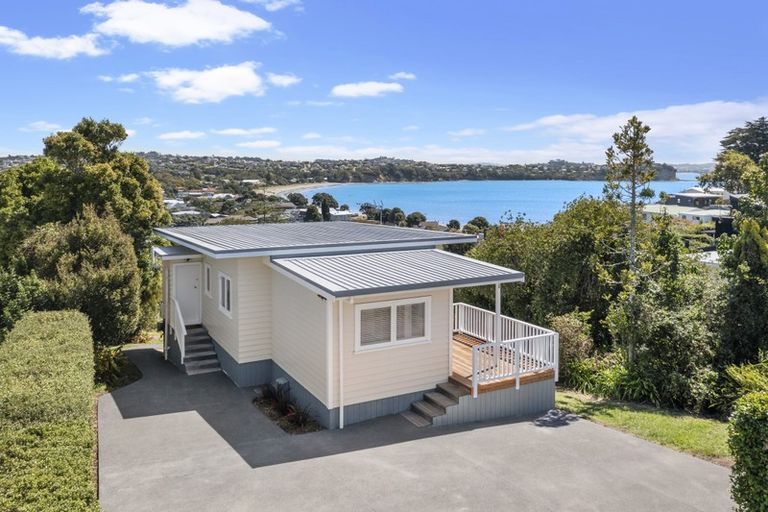 Photo of property in 12 Tindalls Bay Road, Tindalls Beach, Whangaparaoa, 0930