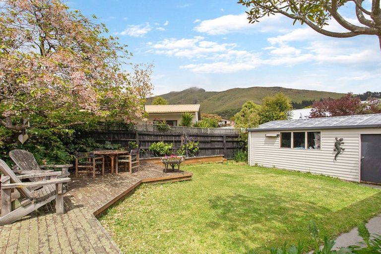 Photo of property in 21 Martindales Road, Heathcote Valley, Christchurch, 8022