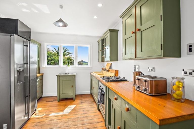 Photo of property in 12 Onewhero Road, Kaukapakapa, Warkworth, 0984