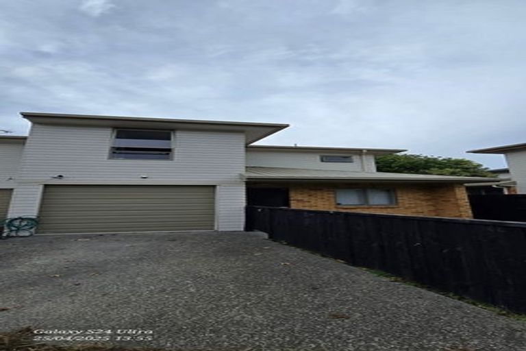 Photo of property in 20 Barnea Circle, Glen Eden, Auckland, 0602