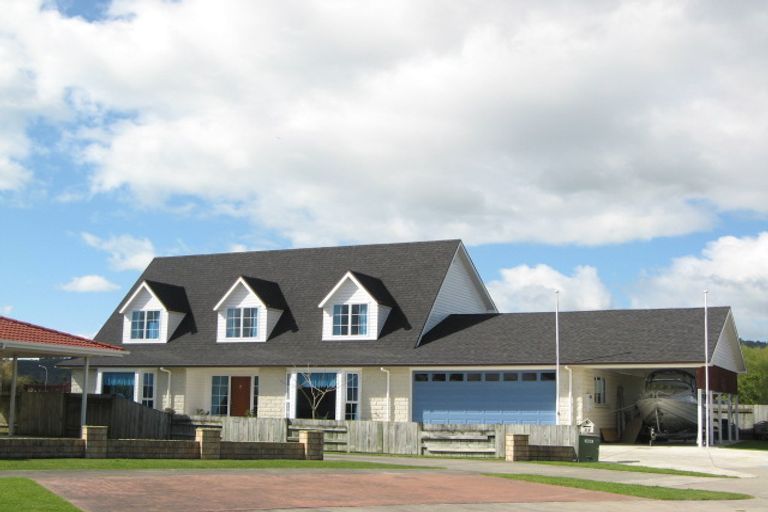Photo of property in 33 Edgewater Grove, Whakatane, 3120