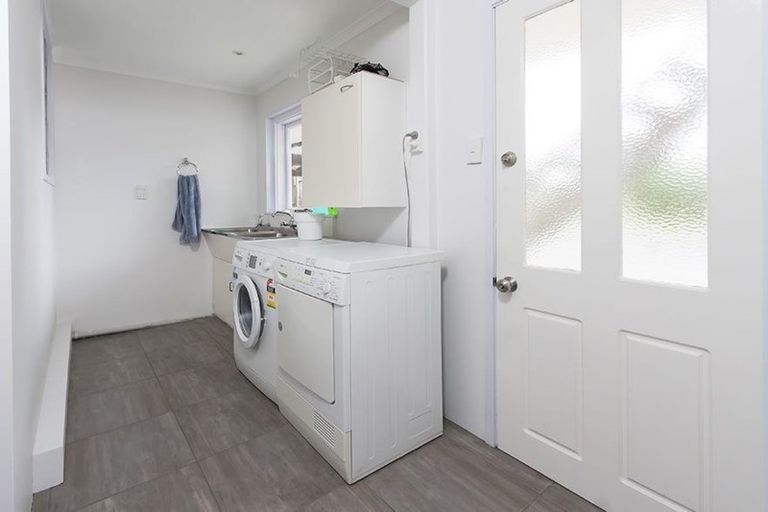 Photo of property in 42 Reeves Road, Pakuranga, Auckland, 2010