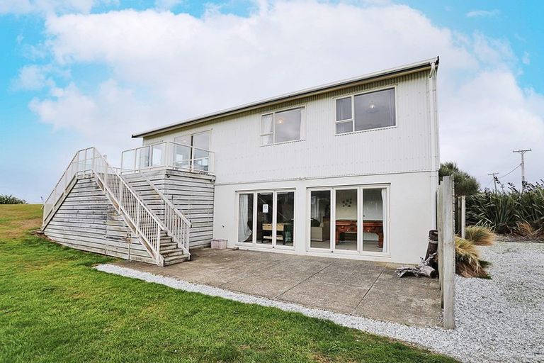 Photo of property in 491 Waikawa-curio Bay Road, Curio Bay, Tokanui, 9884