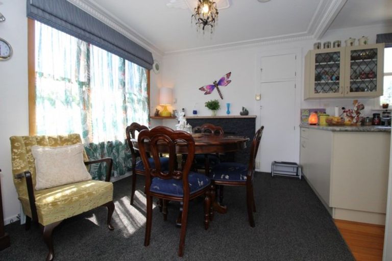 Photo of property in 35 Rhodes Street, Waimate, 7924