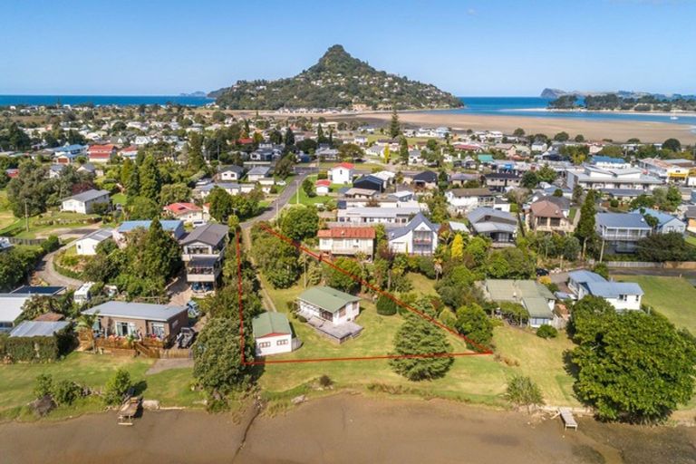 Photo of property in 18 Daphne Road, Tairua, 3508