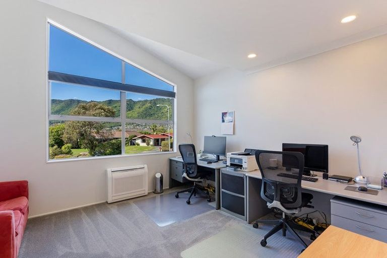 Photo of property in 19 Hurunui Street, Waikanae, 5036