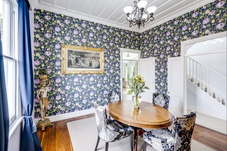 Photo of property in 3 Terrace Lane, Hospital Hill, Napier, 4110