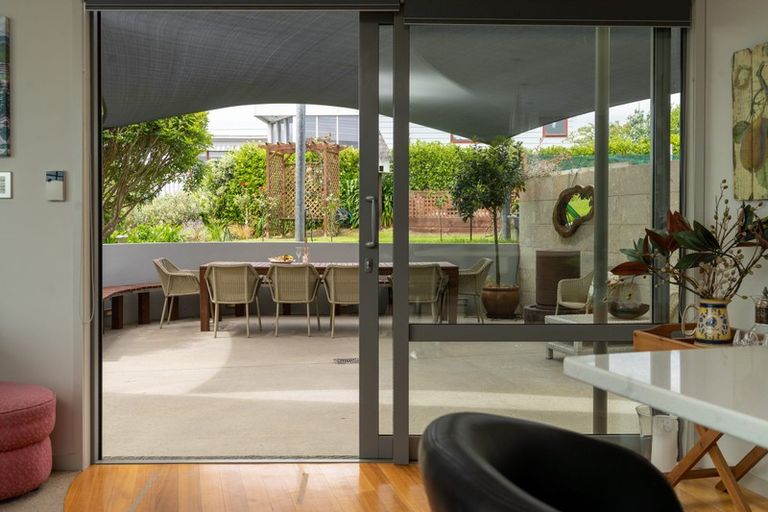 Photo of property in 116 Queens Road, Waikanae Beach, Waikanae, 5036