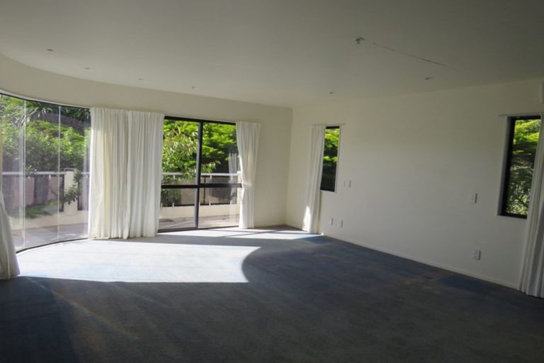 Photo of property in 15 Lanyon Place, Whitby, Porirua, 5024