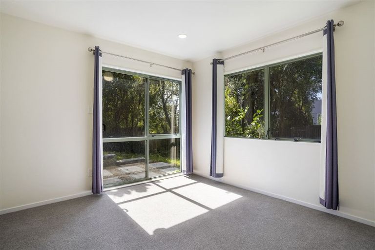 Photo of property in 2/23 Ludlow Terrace, Totara Vale, Auckland, 0627