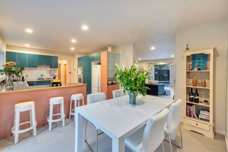 Photo of property in 12 Waipuia Place, Greenhithe, Auckland, 0632