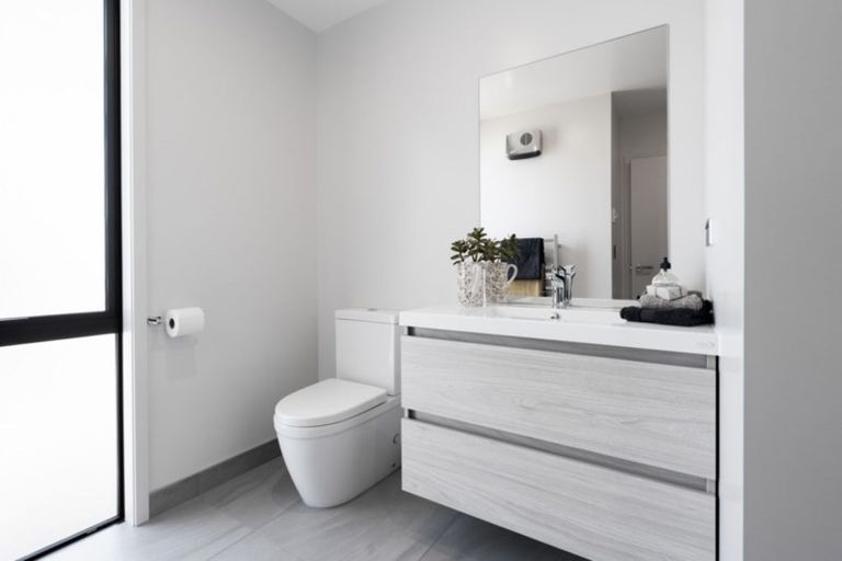 Photo of property in 40 Mount Creighton Crescent, Wanaka, 9305