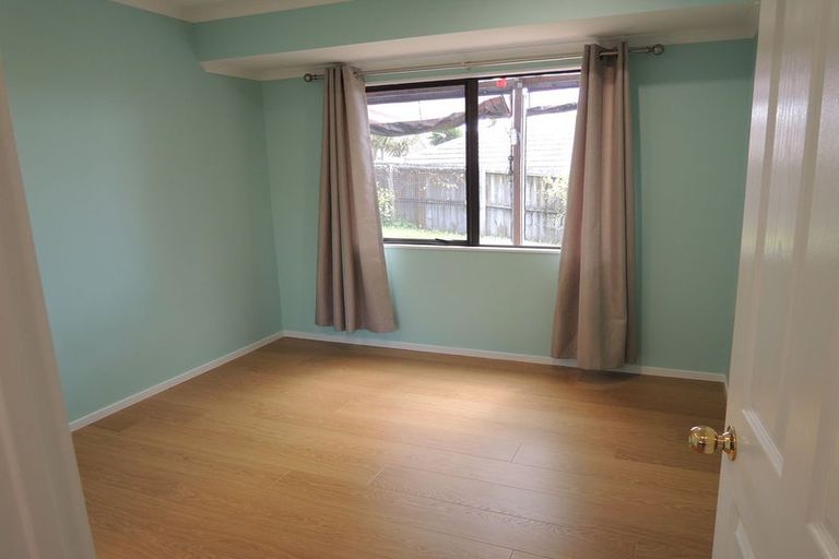 Photo of property in 64 Black Teal Close, Unsworth Heights, Auckland, 0632