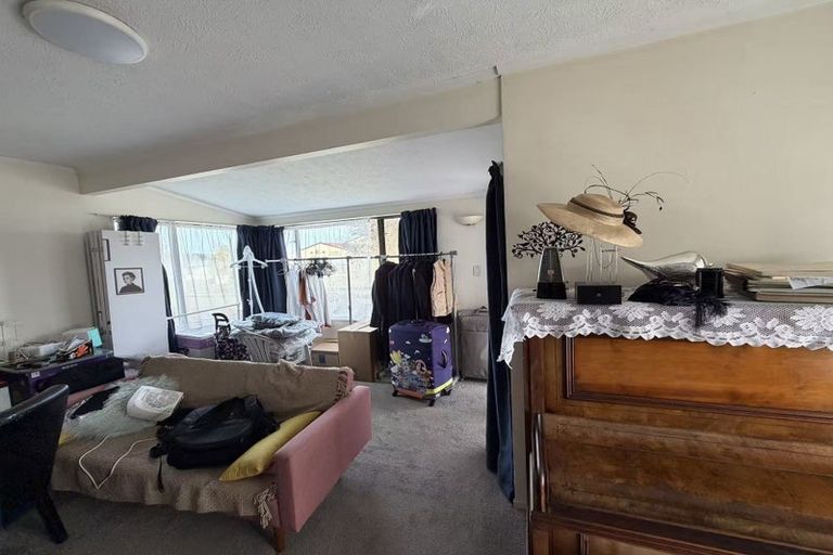 Photo of property in 50 Aviemore Drive, Highland Park, Auckland, 2010