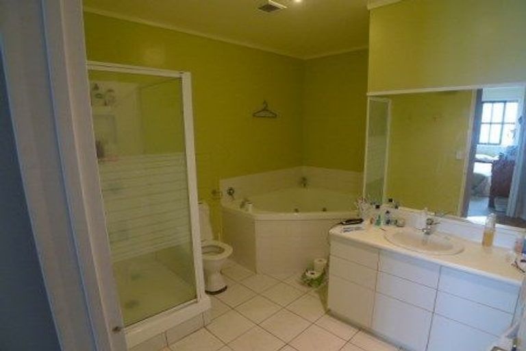 Photo of property in Tennyson Apartments, 15/25 Tennyson Street, Te Aro, Wellington, 6011