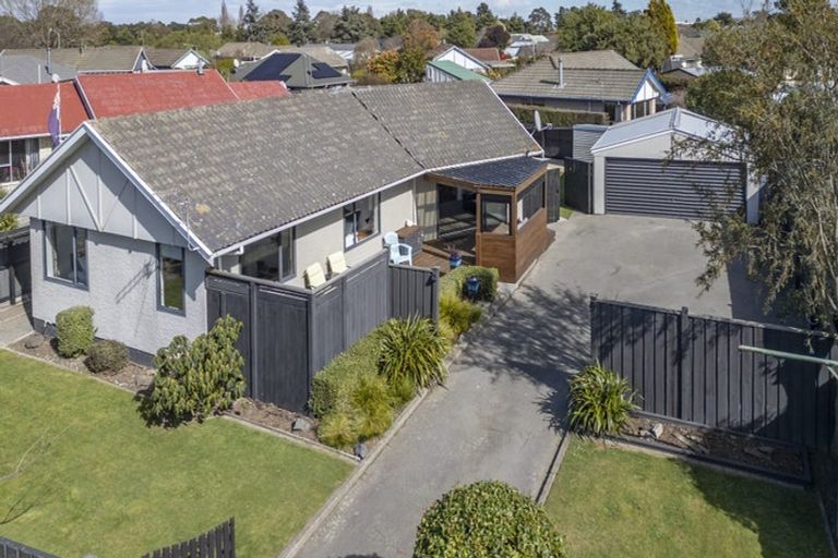 Photo of property in 6 Oakley Crescent, Hornby, Christchurch, 8042
