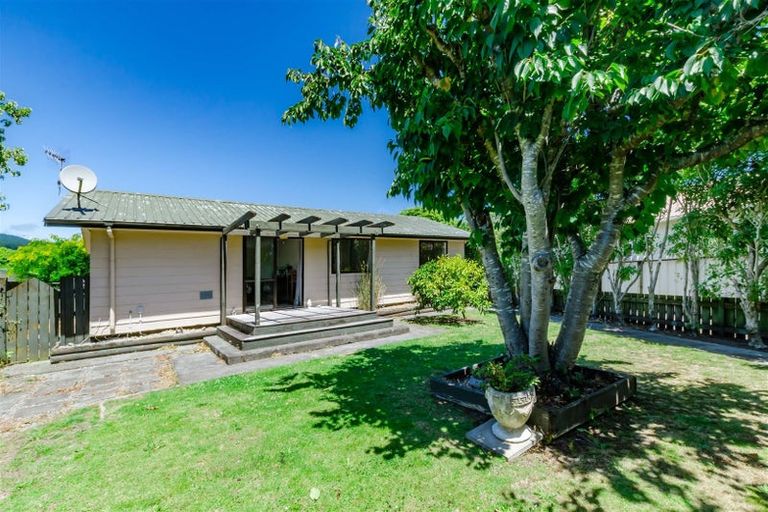 Photo of property in 35 Linwood Drive, Paraparaumu, 5032