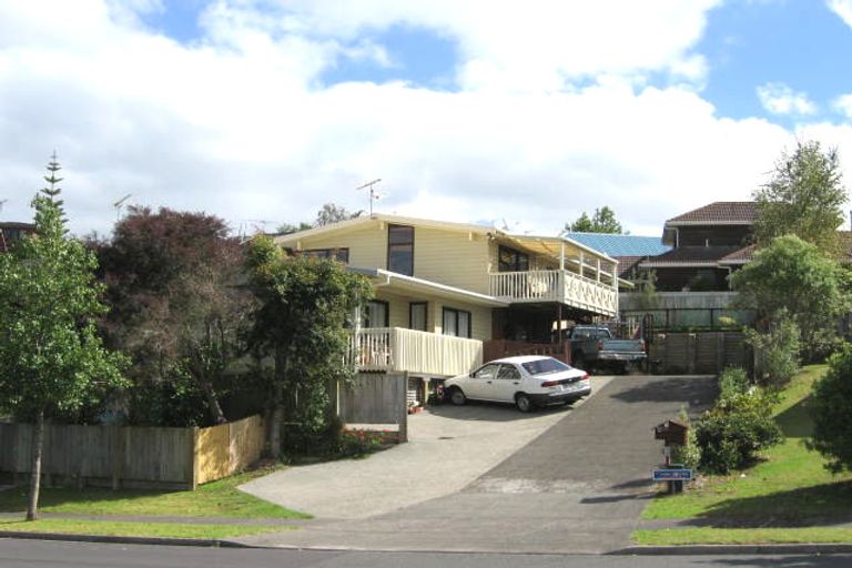 Photo of property in 34 Unsworth Drive, Unsworth Heights, Auckland, 0632