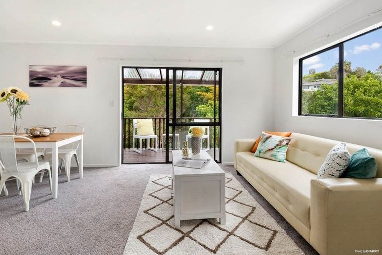 Photo of property in 30 Springtime Crescent, Stanmore Bay, Whangaparaoa, 0932