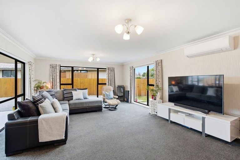 Photo of property in 22 O'halloran Drive, Halswell, Christchurch, 8025