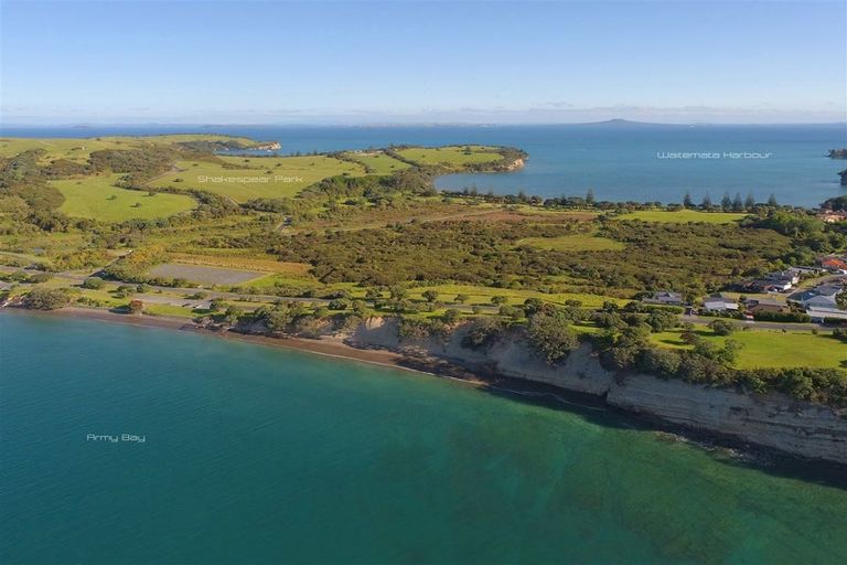 Photo of property in 12 Pacific Parade, Army Bay, Whangaparaoa, 0930