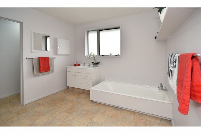 Photo of property in 3/40 Fairfield Avenue, Addington, Christchurch, 8024