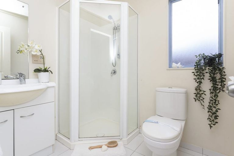 Photo of property in 14 Albizia Avenue, Henderson, Auckland, 0612