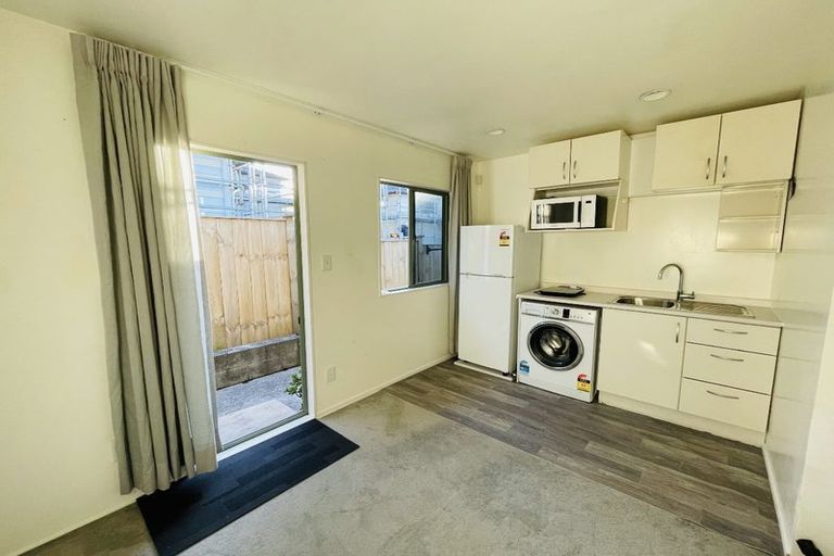 Photo of property in 90 Godley Road, Green Bay, Auckland, 0604