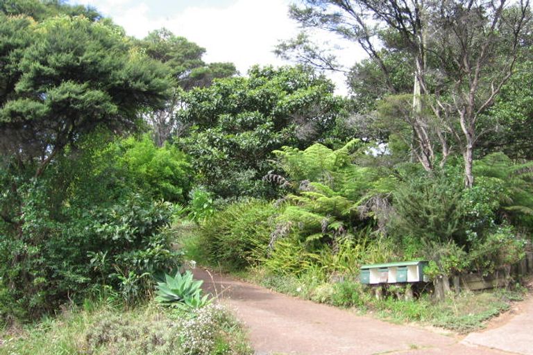Photo of property in 39 Whakarite Road, Ostend, Waiheke Island, 1081