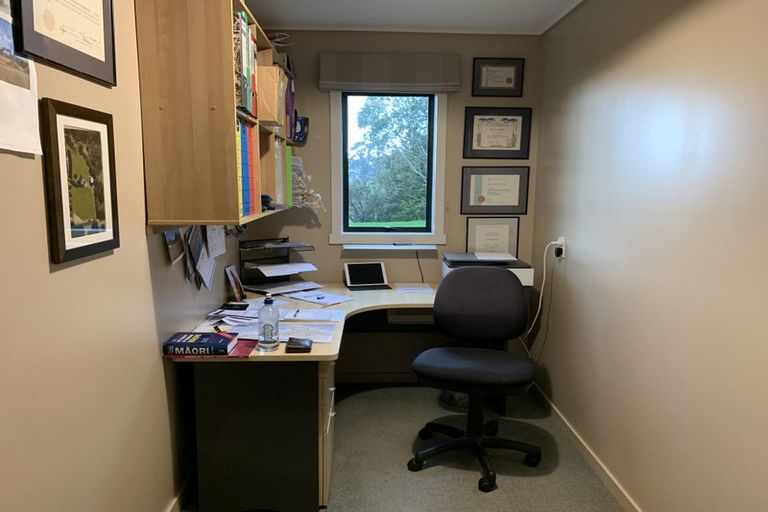 Photo of property in 275 Polson Hill Drive, Aokautere, Palmerston North, 4471