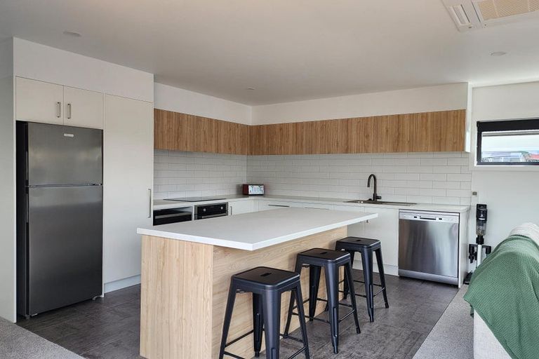 Photo of property in 140 Ngamotu Road, Spotswood, New Plymouth, 4310