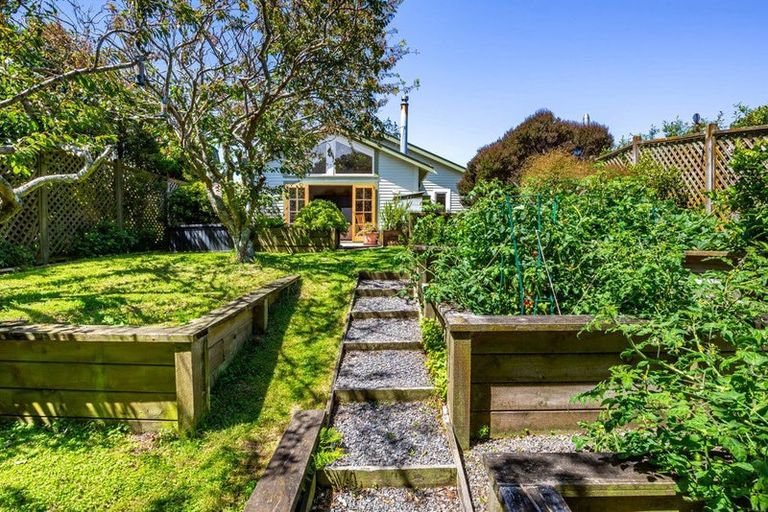 Photo of property in 56 View Road, Houghton Bay, Wellington, 6023