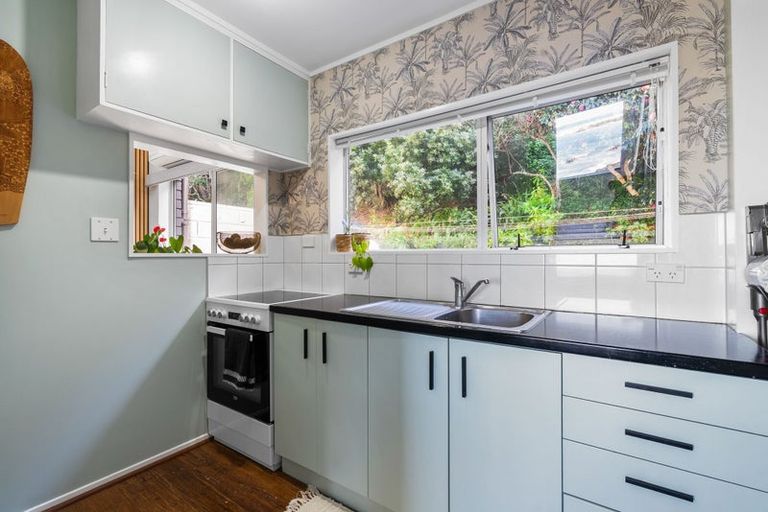 Photo of property in 2/104 Owhiro Bay Parade, Owhiro Bay, Wellington, 6023