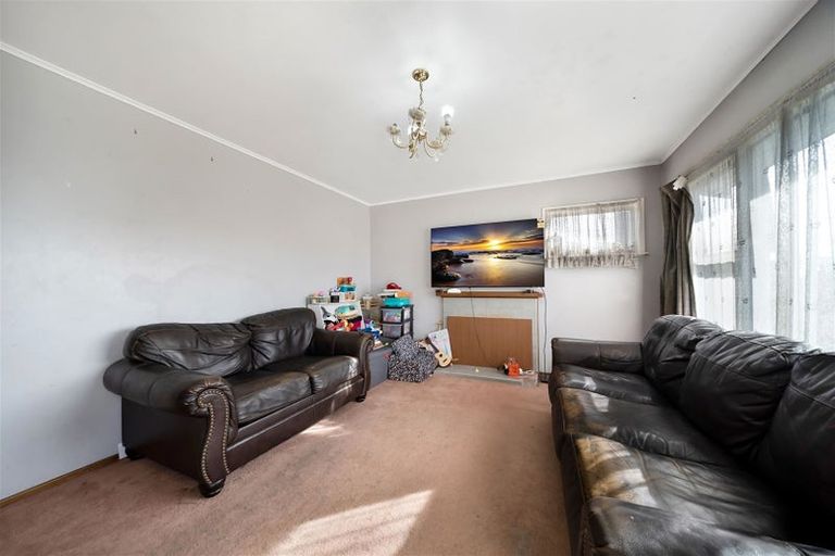 Photo of property in 8 Glen Marine Parade, Glendene, Auckland, 0602