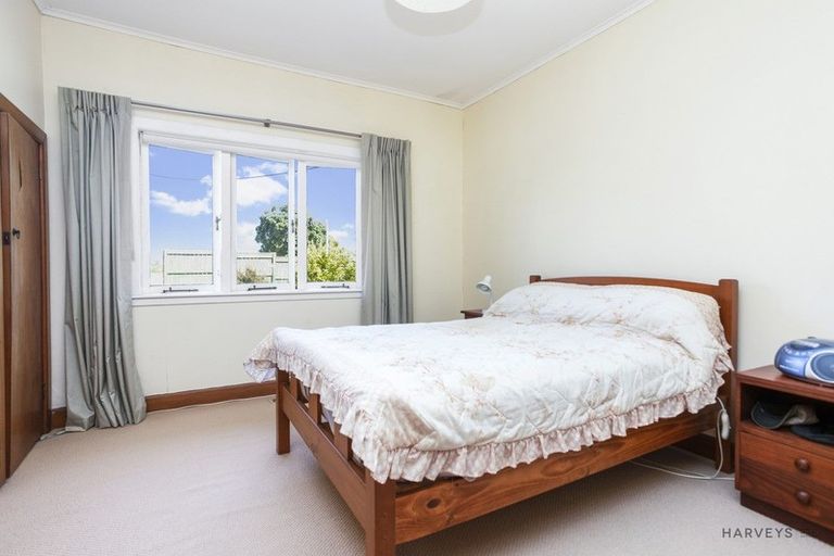 Photo of property in 30 Pleasant Road, Glen Eden, Auckland, 0602