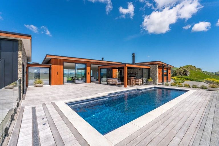 Photo of property in 155 Whakaroa Road, Kinloch, Taupo, 3385