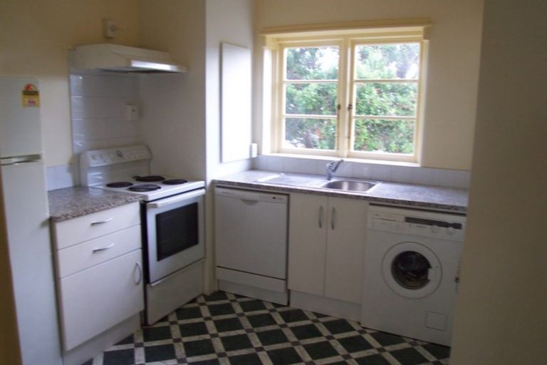 Photo of property in 82 Majoribanks Street, Mount Victoria, Wellington, 6011