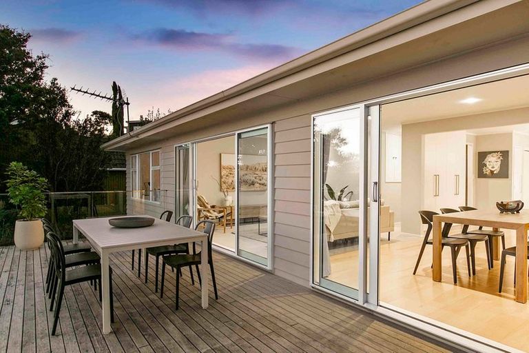 Photo of property in 114 Aeroview Drive, Beach Haven, Auckland, 0626