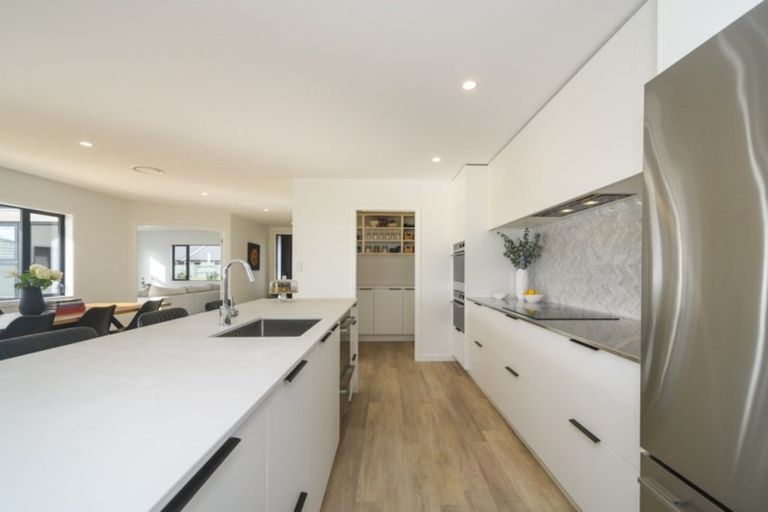 Photo of property in 21 Silicon Way, Fitzherbert, Palmerston North, 4410