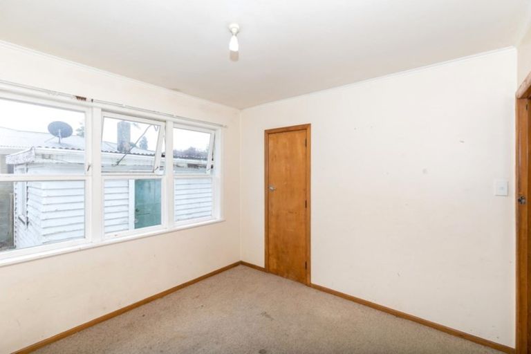 Photo of property in 5 Minifie Avenue, Melville, Hamilton, 3206