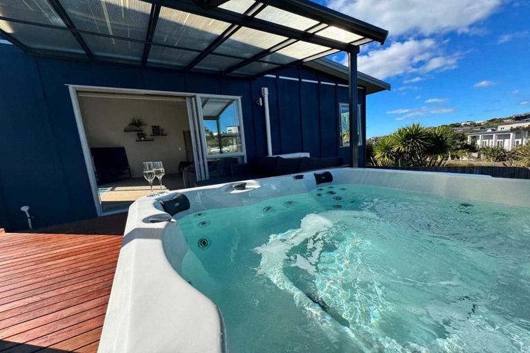Photo of property in 15 Wharuka Glade, Mangawhai, 0505
