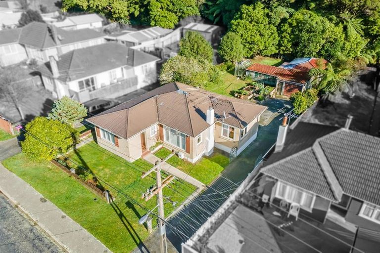 Photo of property in 44 Sunny Grove, Wainuiomata, Lower Hutt, 5014
