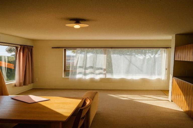 Photo of property in 118 Pupuke Road, Hillcrest, Auckland, 0627