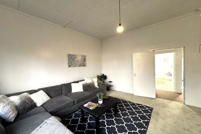 Photo of property in 21 Elderlee Street, Milton, 9220