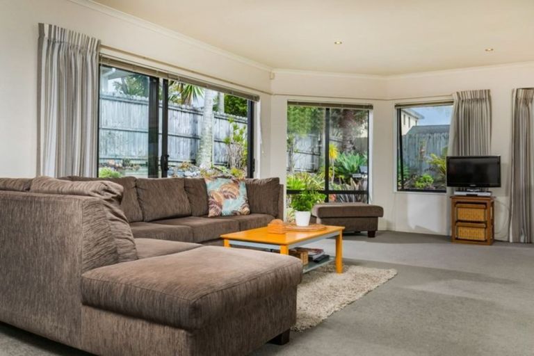 Photo of property in 93 Te Wharau Drive, Greenhithe, Auckland, 0632
