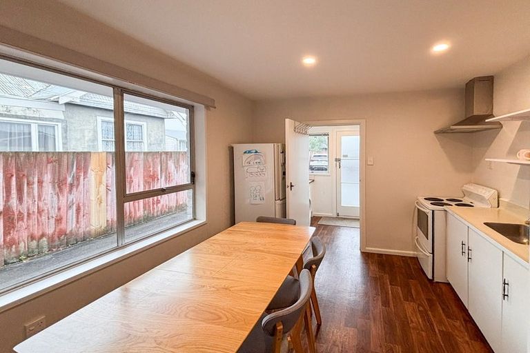 Photo of property in 2/16 Oxley Avenue, St Albans, Christchurch, 8014