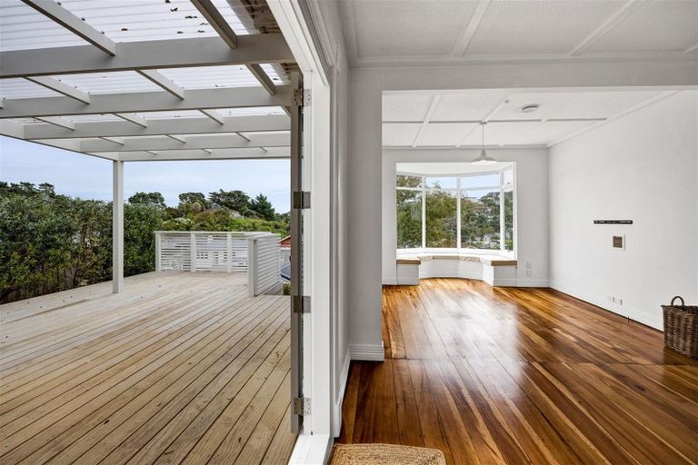 Photo of property in 65 Pioneer Road, Moturoa, New Plymouth, 4310